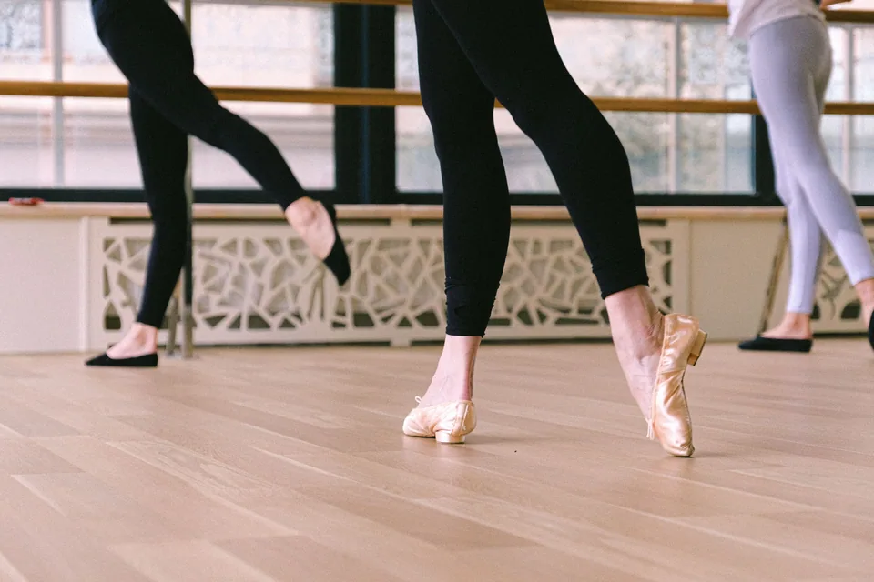 Aula de balé em estúdio. Foto ilustrativa: Anna Shvets / Pexels