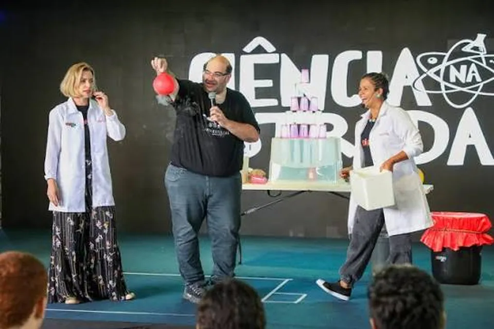 Einstein Jr. em apresentação do Ciência na Estrada