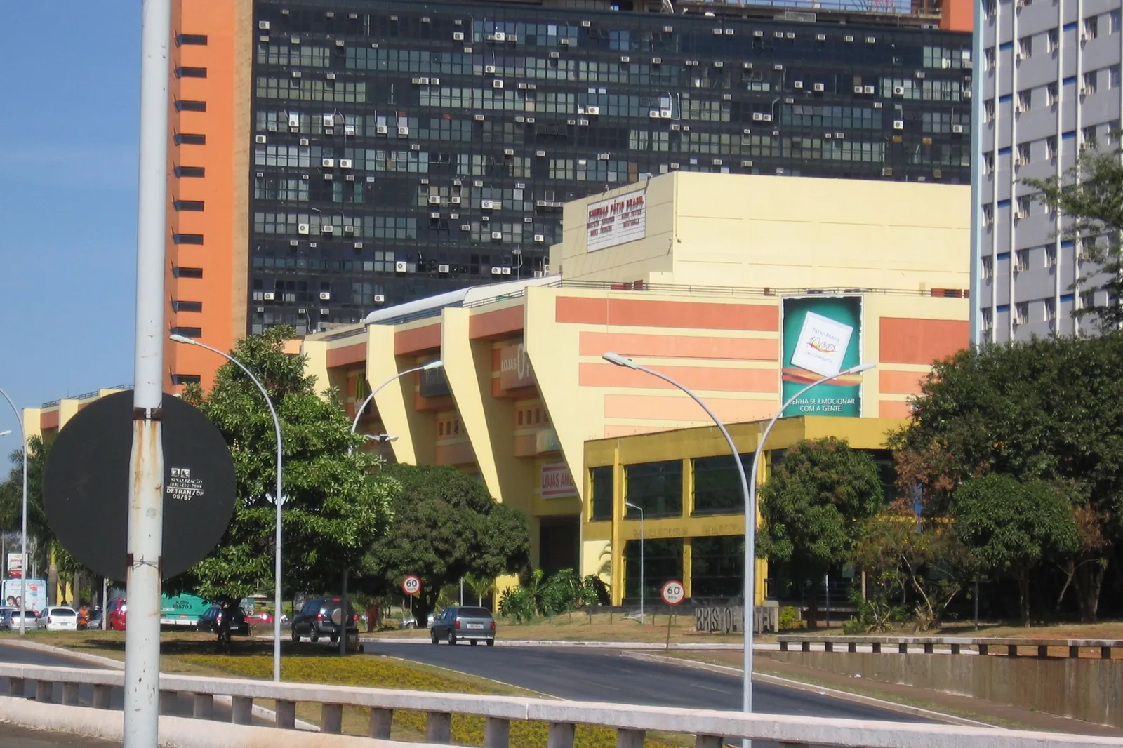 Fachada do Pátio Brasil Shopping, no Setor Comercial Sul, em Brasília