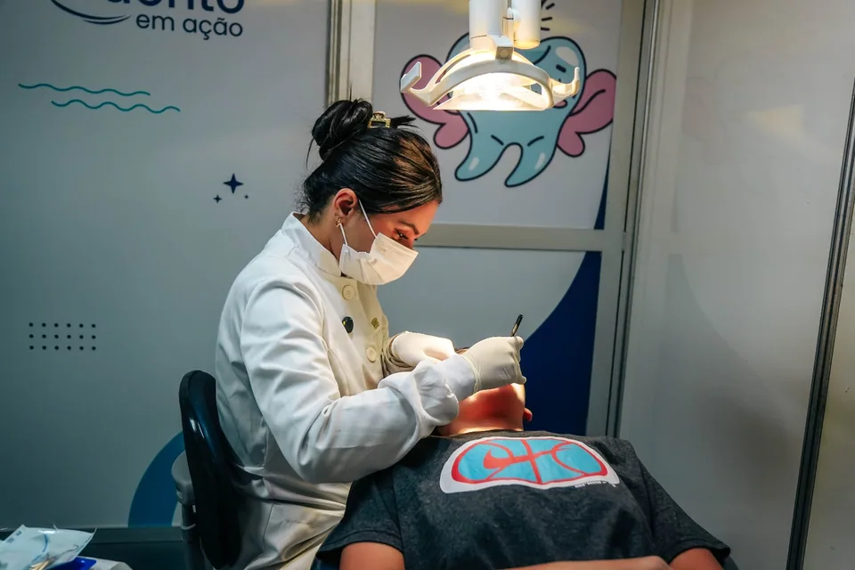 Os consultórios são climatizados e têm sala própria para esterilizar os instrumentos. Foto: Divulgação/Odonto em Ação